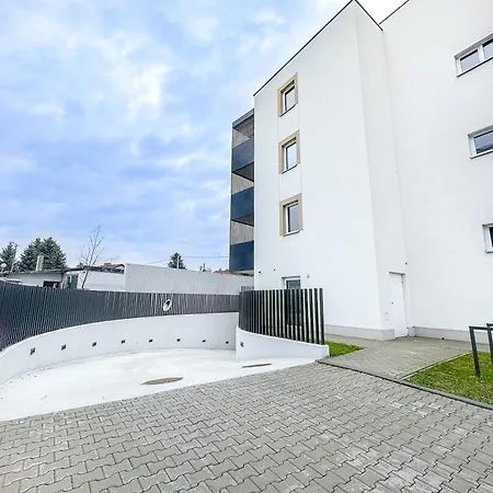 Krakowska Oaza Komfortu - Apartament Premium z Garażem-2
